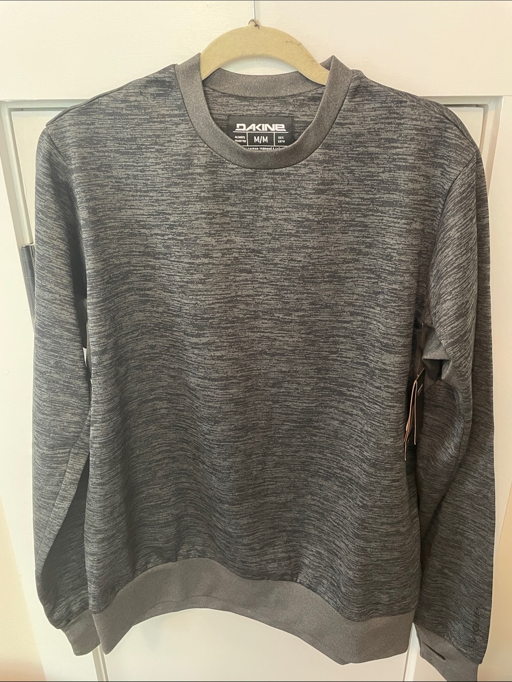 Dakine Men’s Gray Heather Crewneck Sweatshirt New with tags